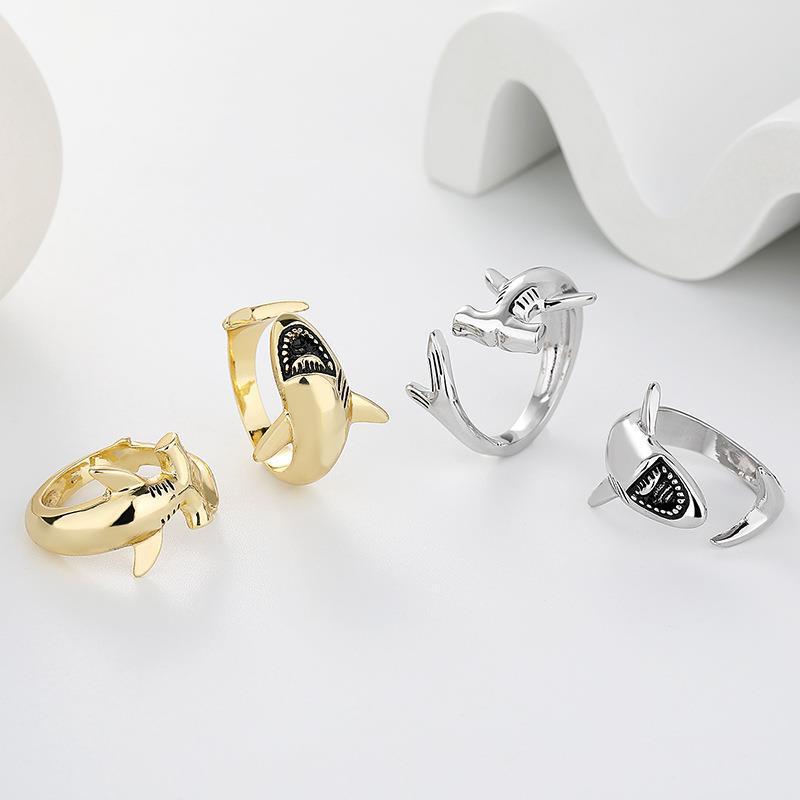 Retro Minimalist Open-End Womens Ring With A Great White Shark Design