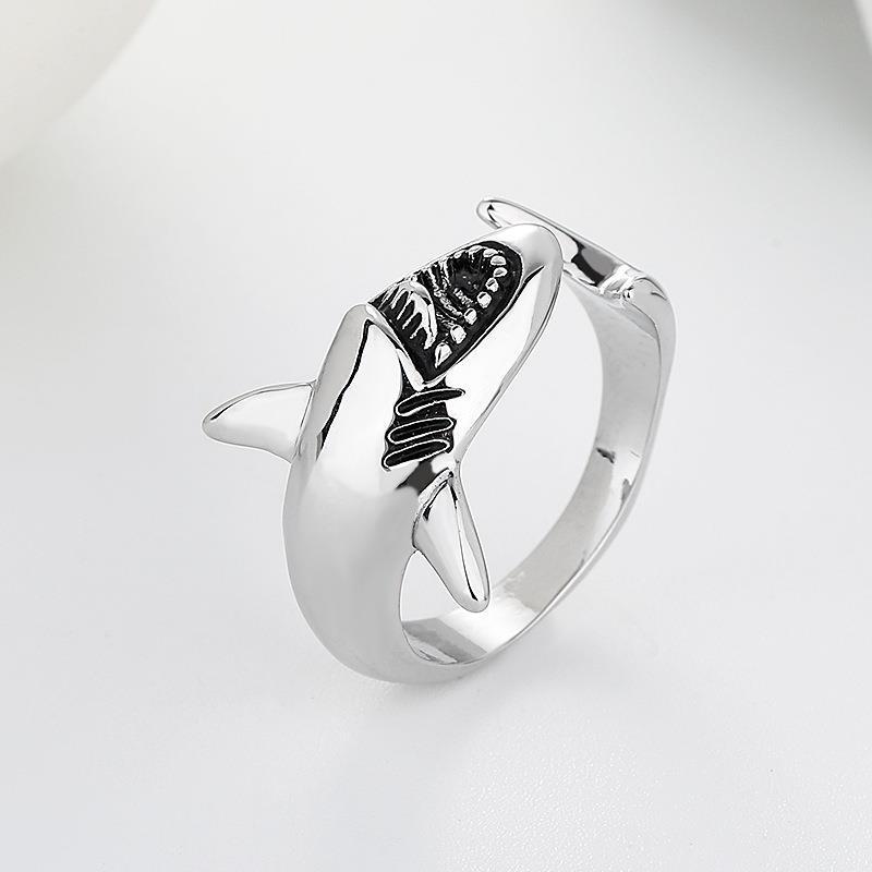 Retro Minimalist Open-End Womens Ring With A Great White Shark Design